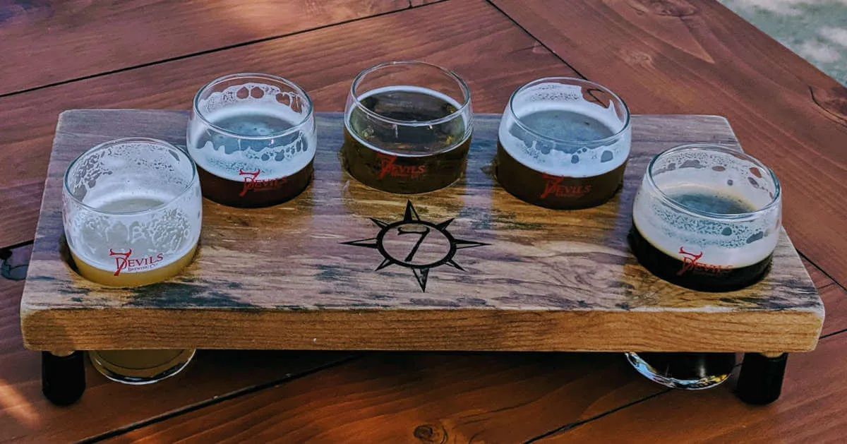 7 Devils Brewing - sampler tray of craft beers