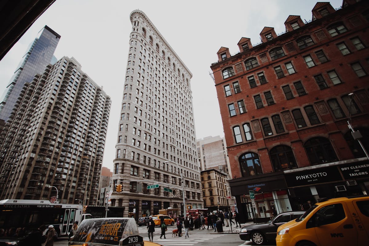 Discovering the Great Places to Eat in NYC - A Food Lover's Essential Guide Beyond Manhattan