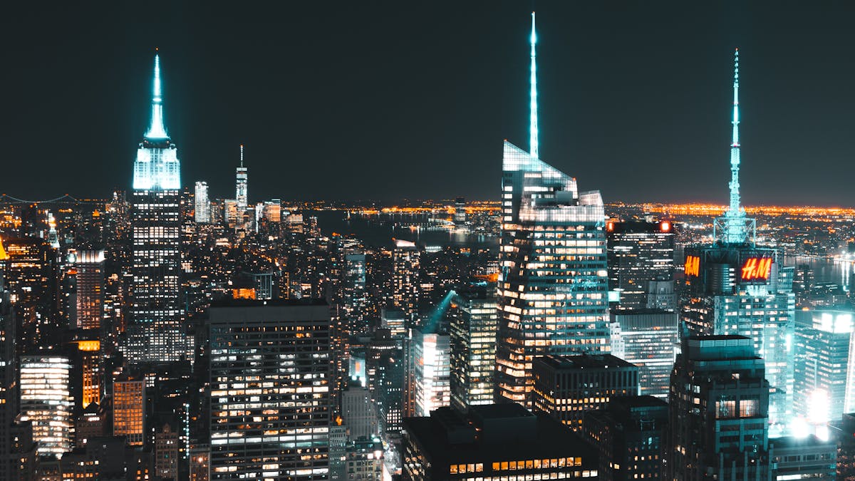 Discovering the Great Places to Eat in NYC - A Food Lover's Essential Guide The NYC Dining Experience