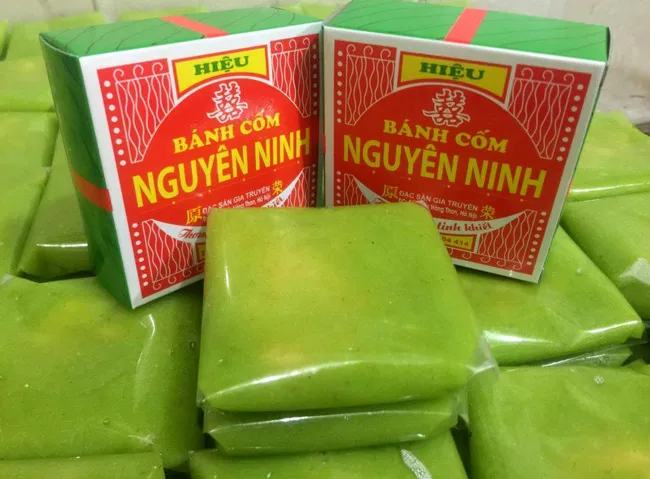 A traditional Bánh Cốm cake, a sweet Hanoi Specialty Food