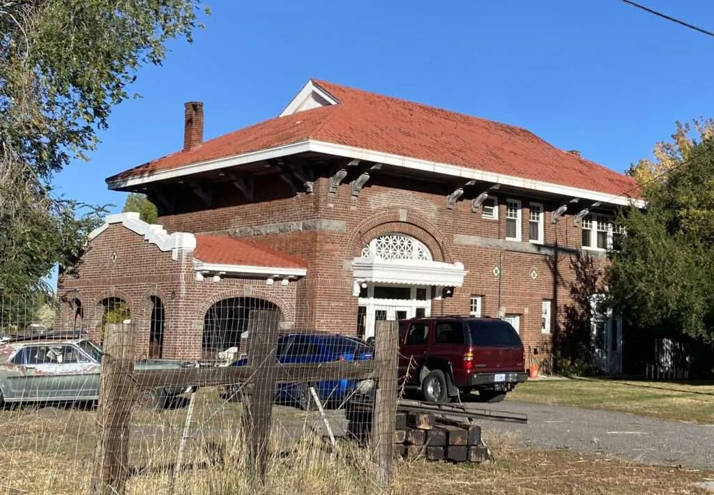 Another view of the Lakeview, Oregon NCO Railway depot