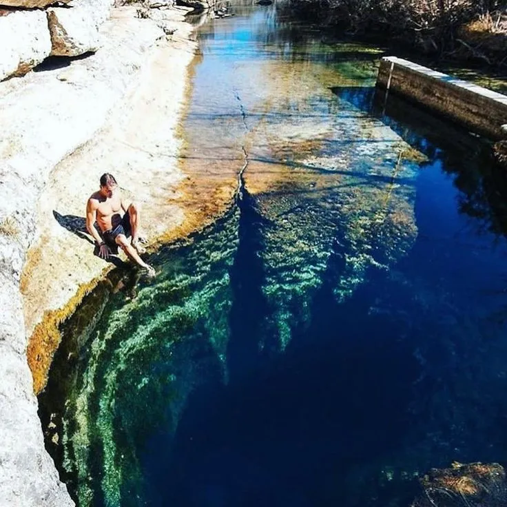 Blue Hole Regional Park in Wimberley, a refreshing swimming spot for honeymooners