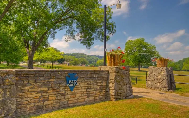 Discover the Best Dallas Texas Events - Your Ultimate Guide Campers enjoying activities at Vista Camps, one of Texas' oldest summer camps