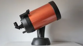 Celestron NexStar 8SE motorized amateur astronomy telescope review photo showing clutter-free sides