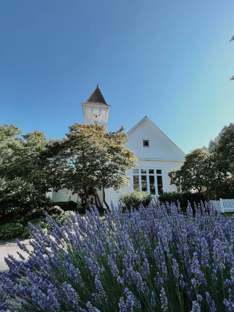 church located on bainbridge island