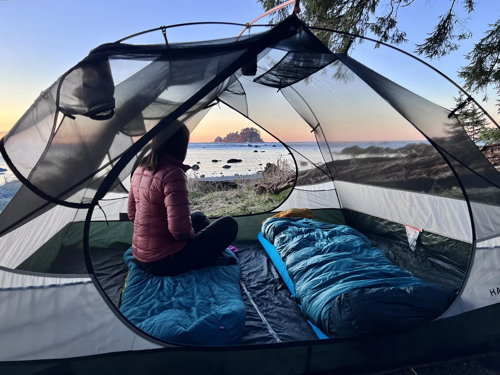 Coastal camping, a gentle start for beginner overnight backpacking Washington