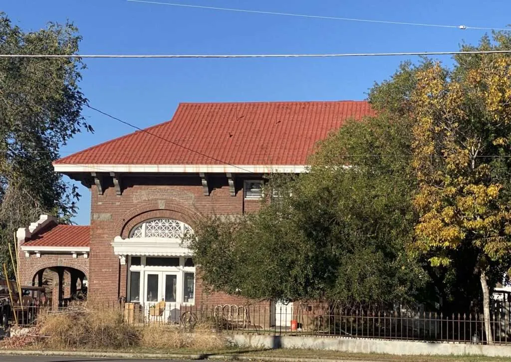 Exterior of the historic Lakeview, Oregon NCO Railway depot building