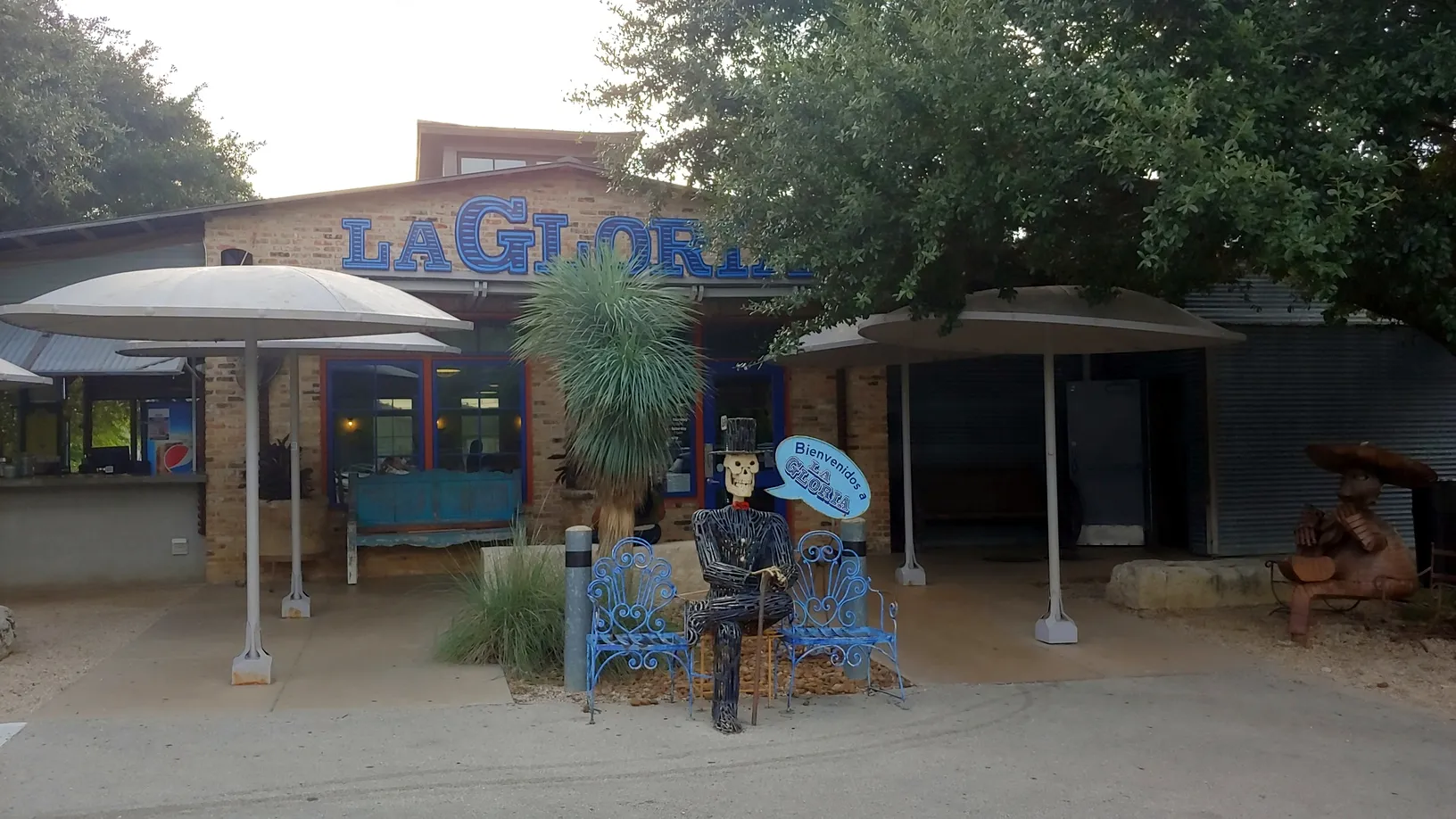 Exterior view of La Gloria restaurant
