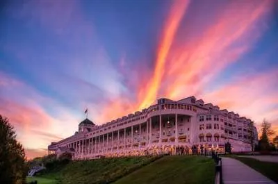 grandhotelatsunsetc66274f1 cf62 4f8b a8fa bf202830134f