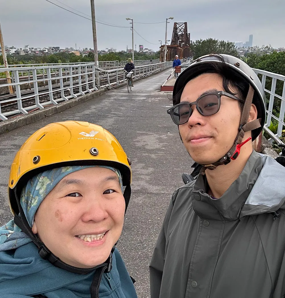 Hanoi Motorbike Tour Me Guide