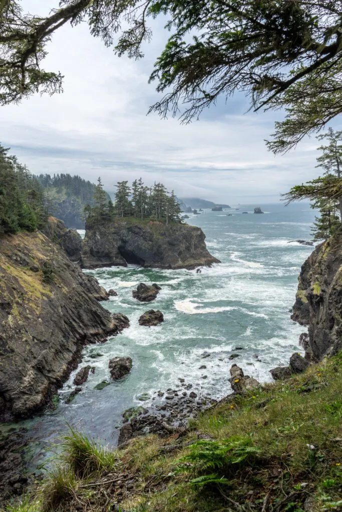 Iconic Natural Bridges viewpoint in the Samuel H. Boardman Scenic Corridor