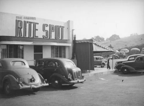 Image of The Rite Spot restaurant in Pasadena circa 1937, credited to Herman J. Schultheis, location linked to the cheeseburger origin story.