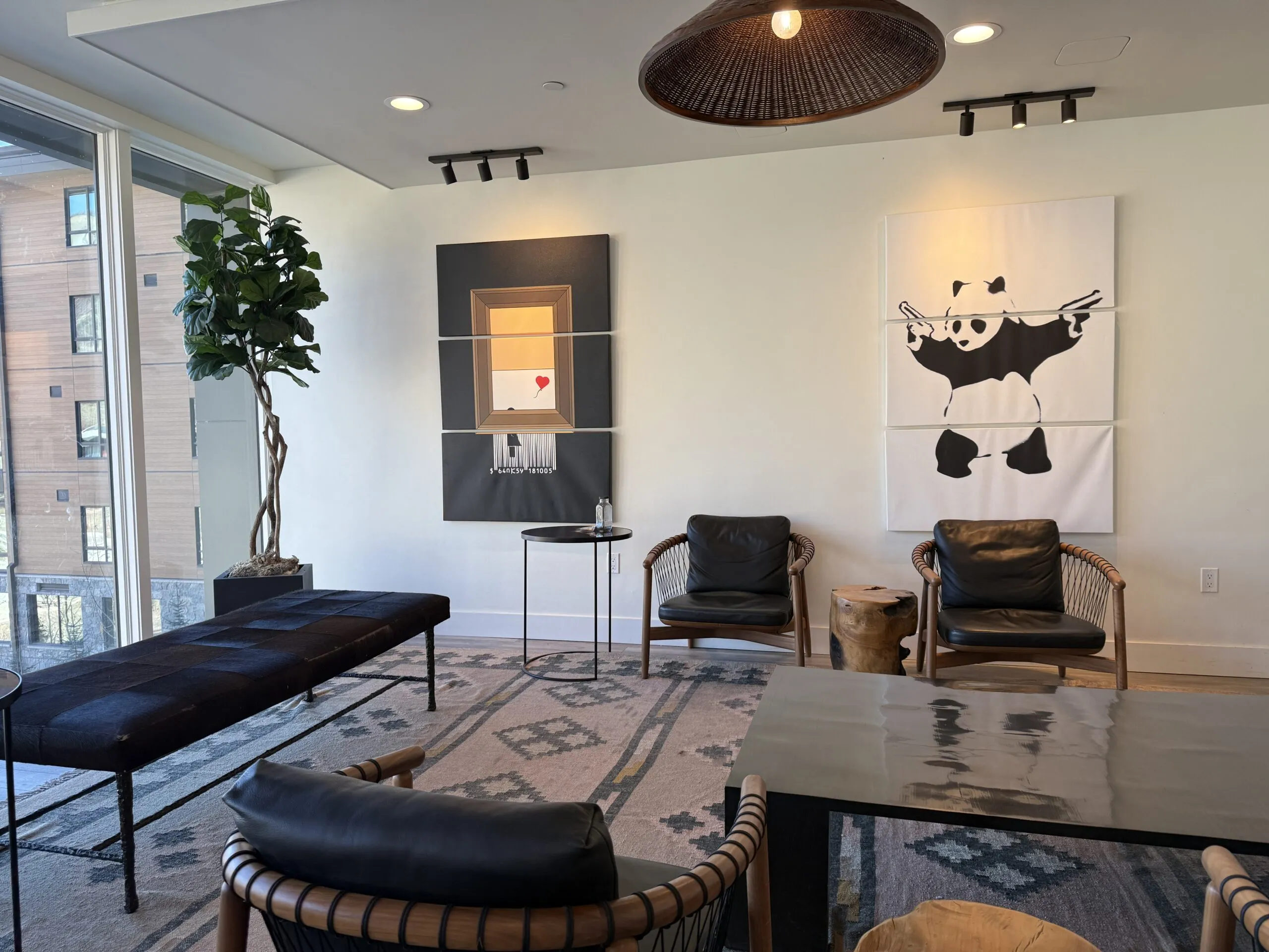 Interior seating and counter at Jüs Snowmass cafe
