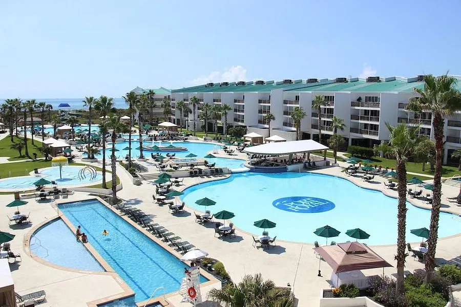 Large lagoon-style swimming pool area at Port Royal Ocean Resort