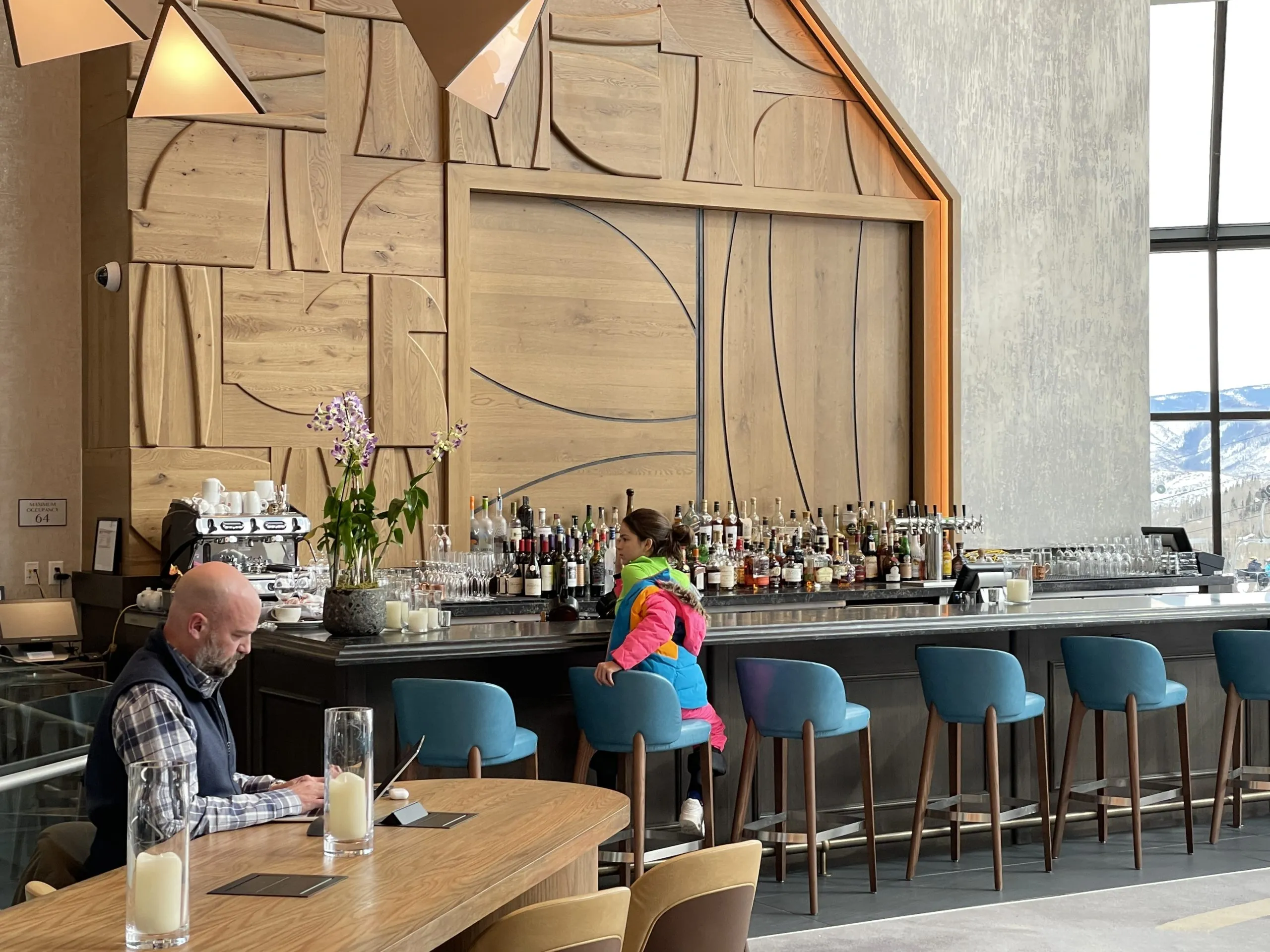 Lobby bar area at the Viewline Lobby Bar