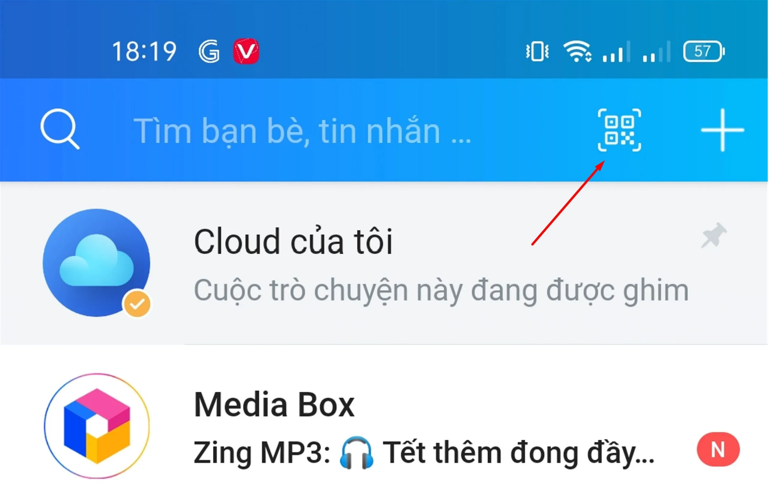 Locating the QR scan button within the Zalo mobile application