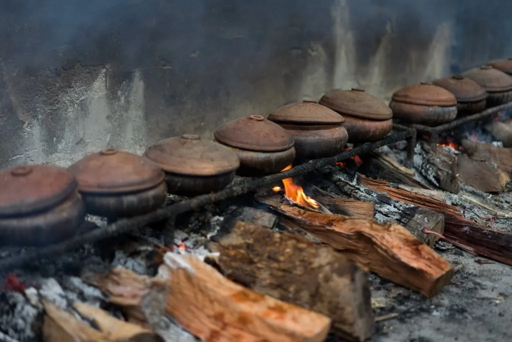 Pots of Ca kho to
