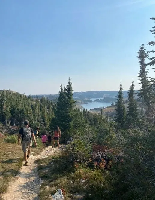 Scenic view of alpine lakes and mountains along the Gap Lakes Trailhead area, perfect for easy to moderate hiking in Wyoming