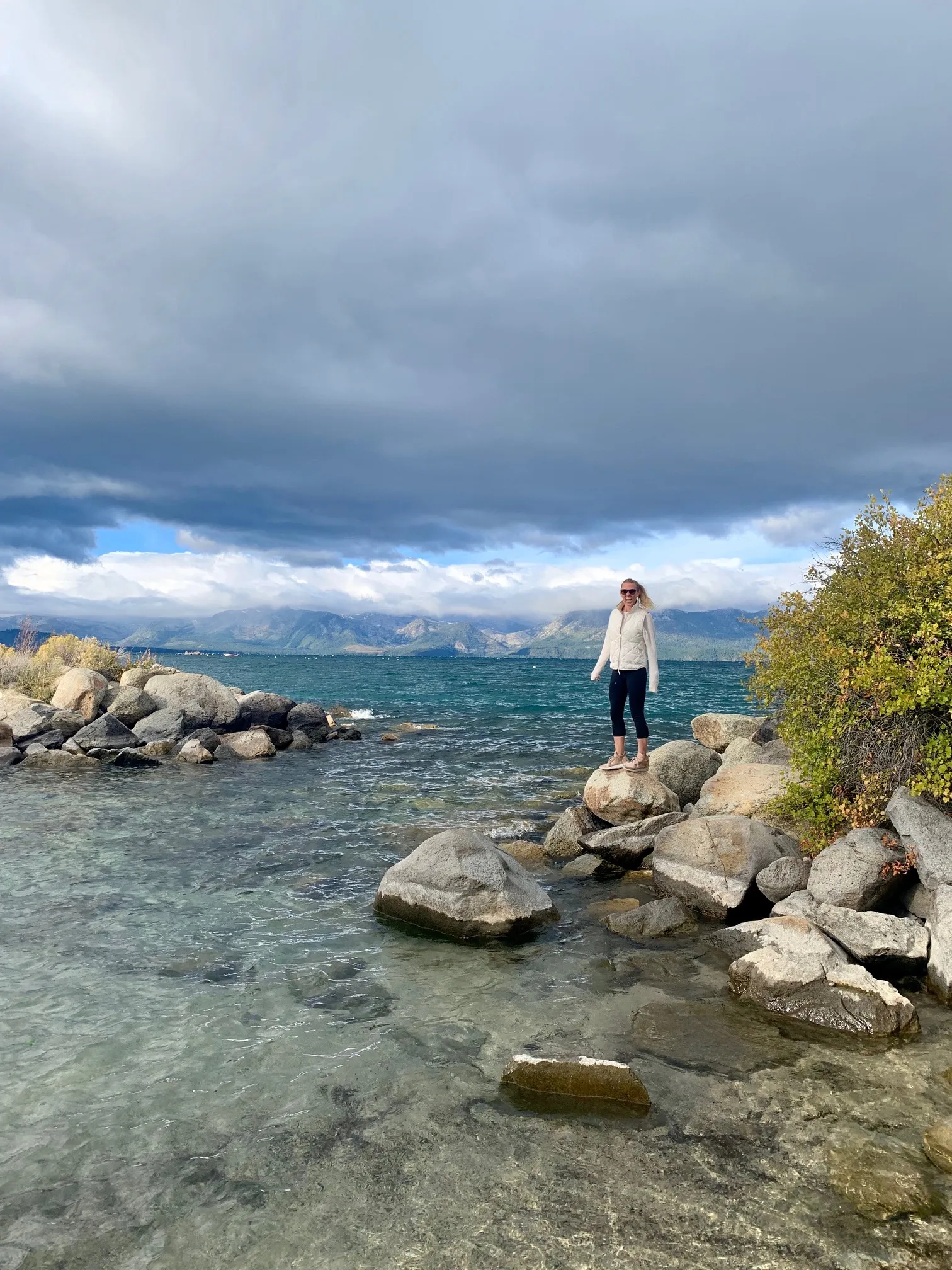 Scenic view of Lake Tahoe with mountains, perfect for this weekend in Reno adventures