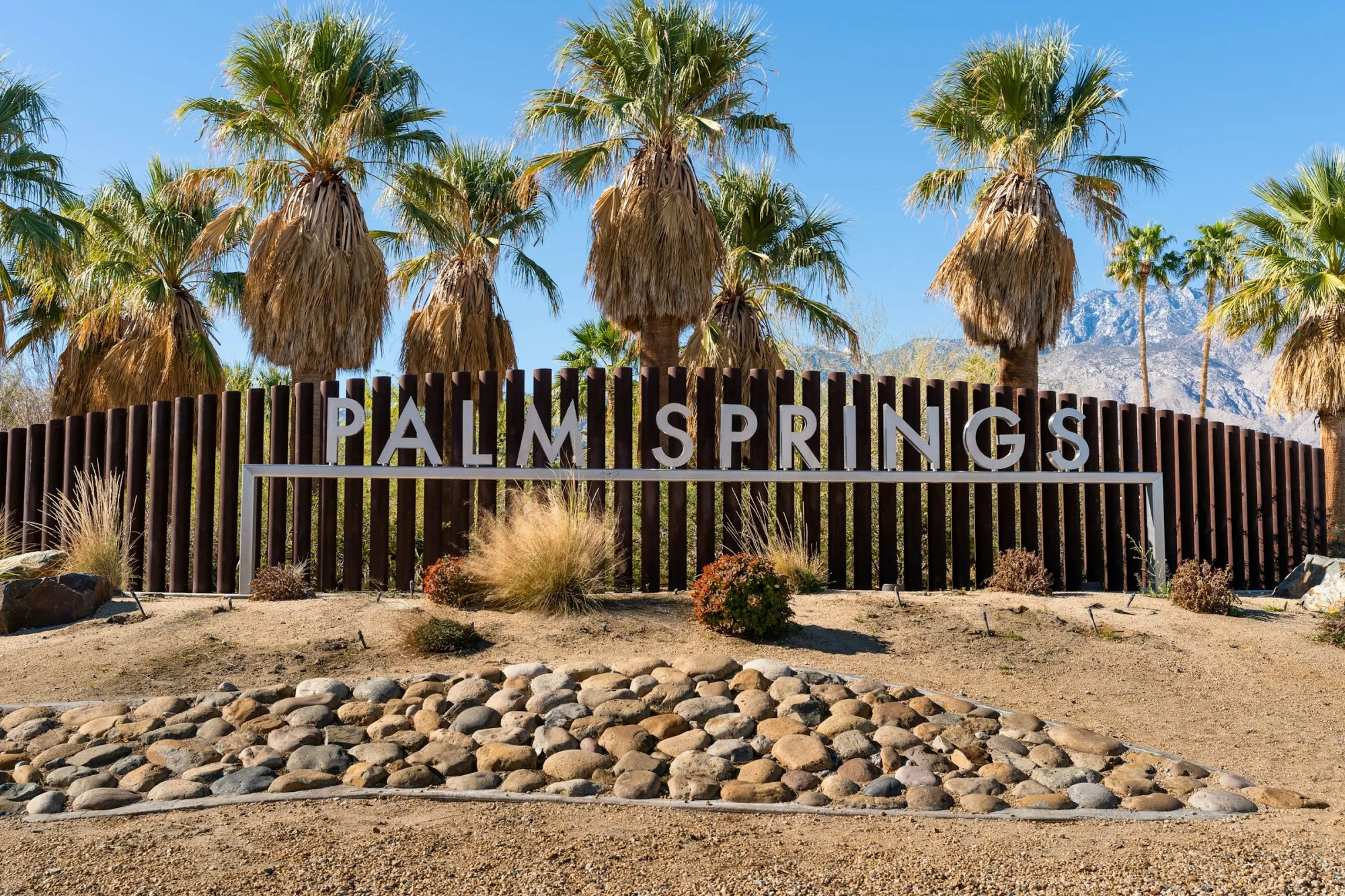 Sign at the entrance to Joshua Tree National Park