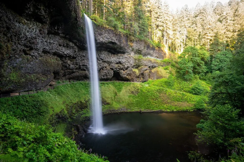 South Falls, a spectacular waterfall on the Trail of Ten Falls in Silver Falls State Park, Oregon