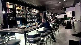 Spacious dining room at a popular Kosher restaurant NYC