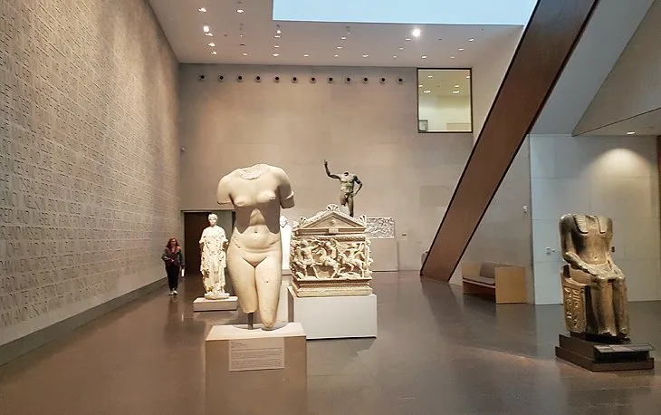Statues outside the Museum of Fine Arts, Houston, part of the vibrant Museum District