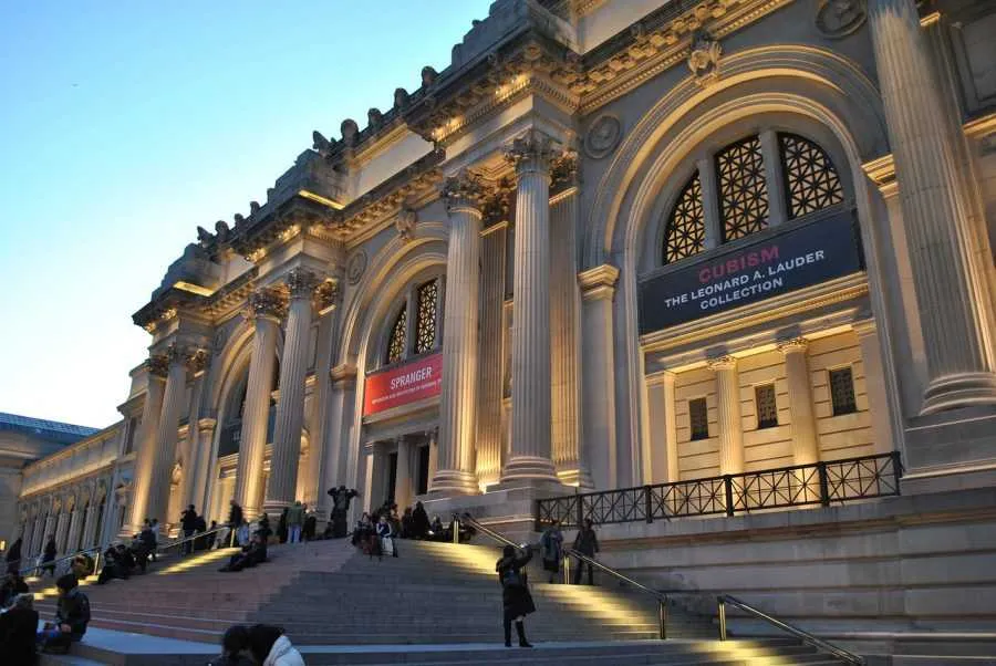 The grand facade of the Metropolitan Museum of Art in New York City