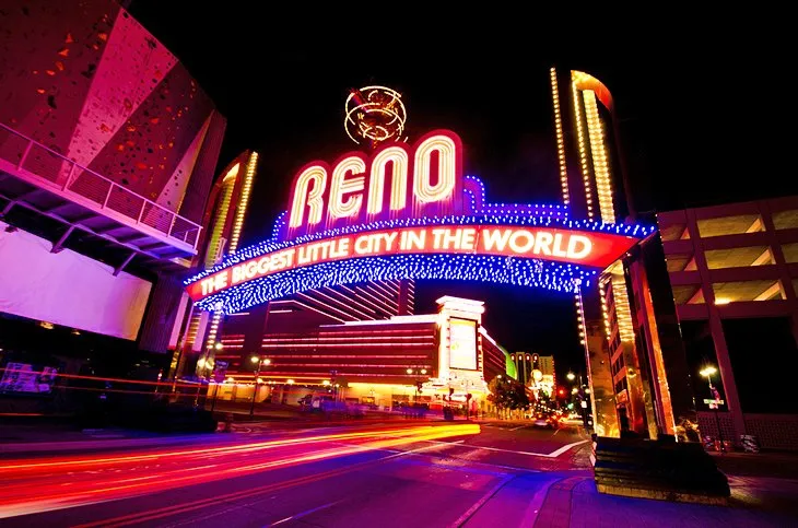 The illuminated &quot;The Biggest Little City in the World&quot; Reno Arch at night.