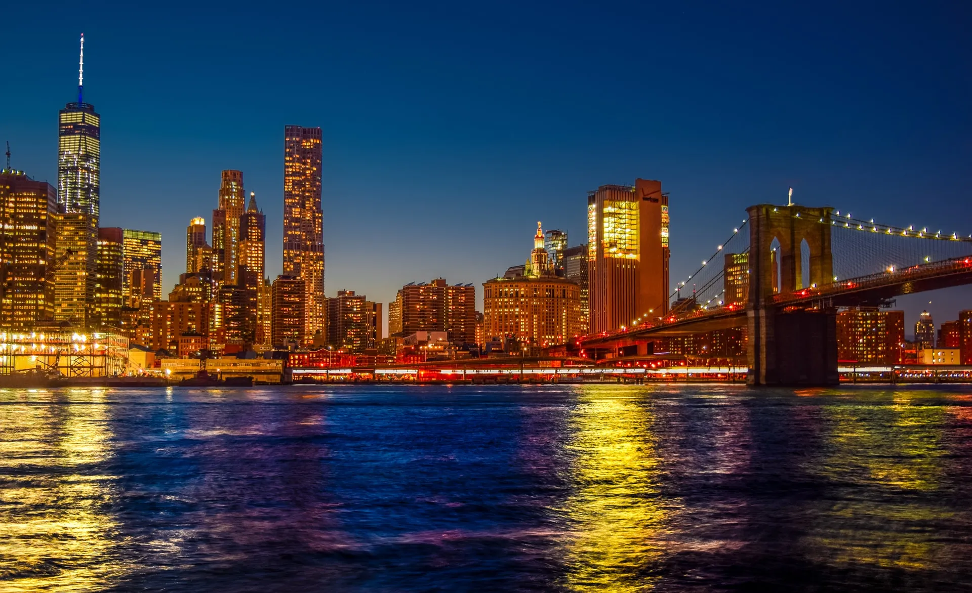 The peaceful Brooklyn Heights Promenade offering unique views of the Manhattan skyline, among the best things to do in Brooklyn.