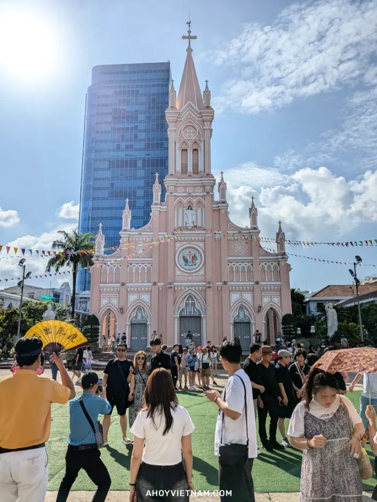The pink Da Nang Cathedral.
