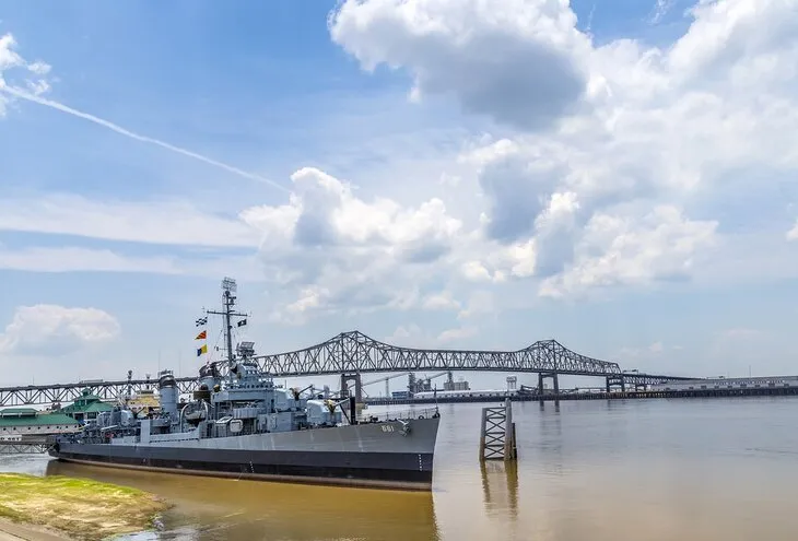 USS Kidd and Veterans Memorial | travelview / Shutterstock.com