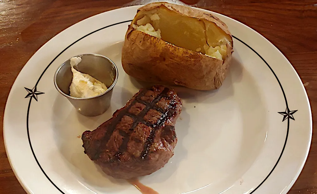Wagon Boss Top Sirloin steak at Saltgrass