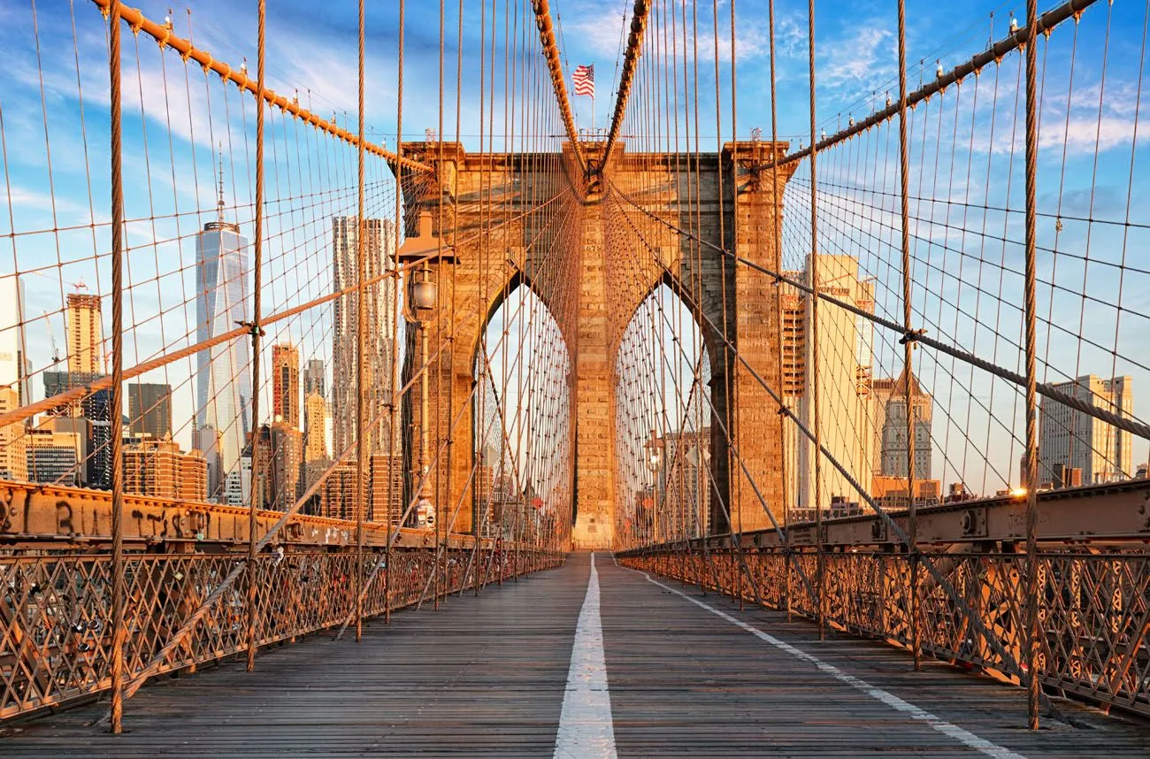 Walking path on the Brooklyn Bridge with Manhattan skyline in the background